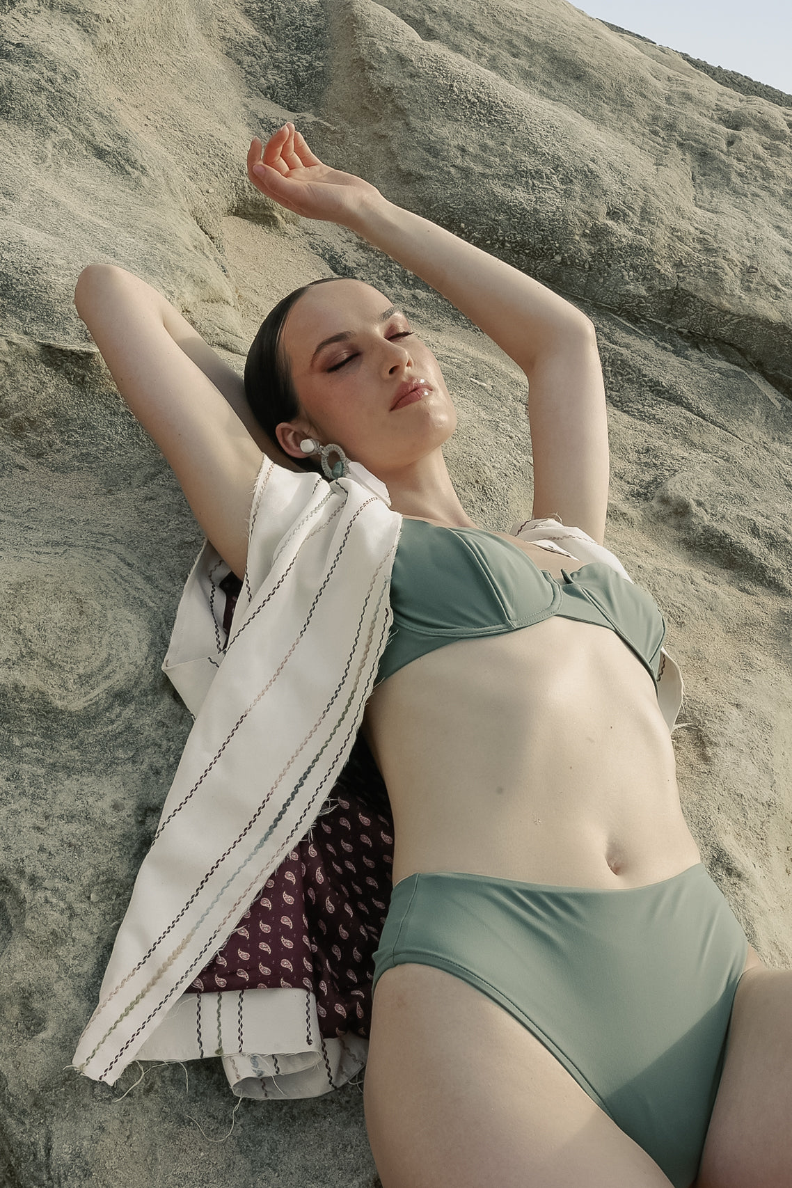 Cocoon | White Vest with Lining