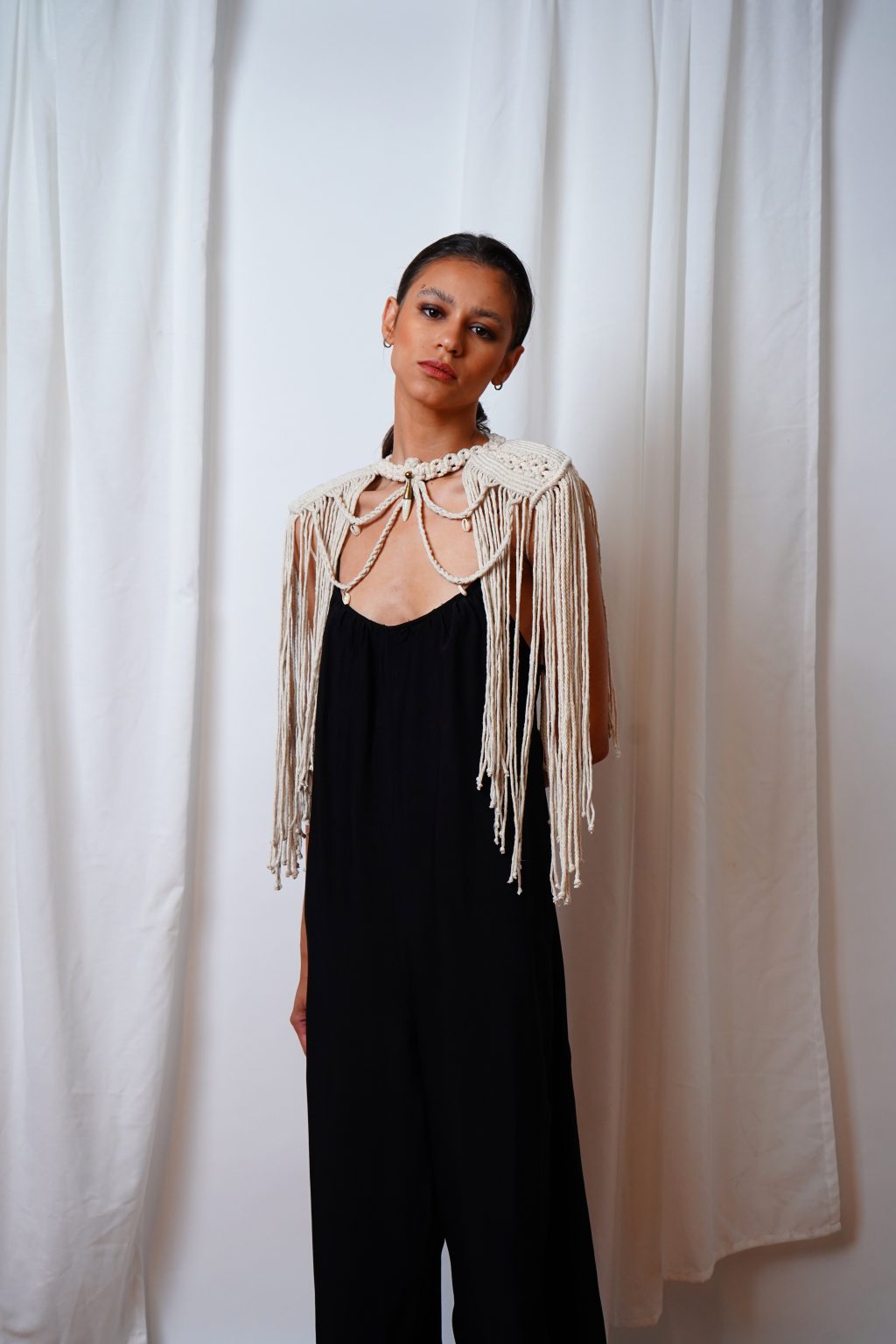 Aarde Shoulder Pads White