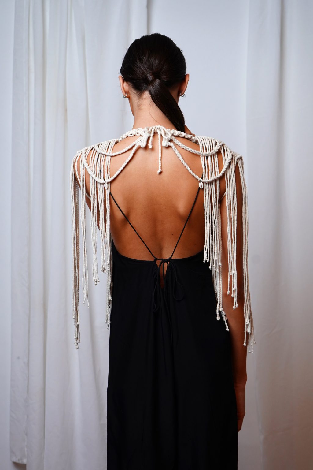 Aarde Shoulder Pads White