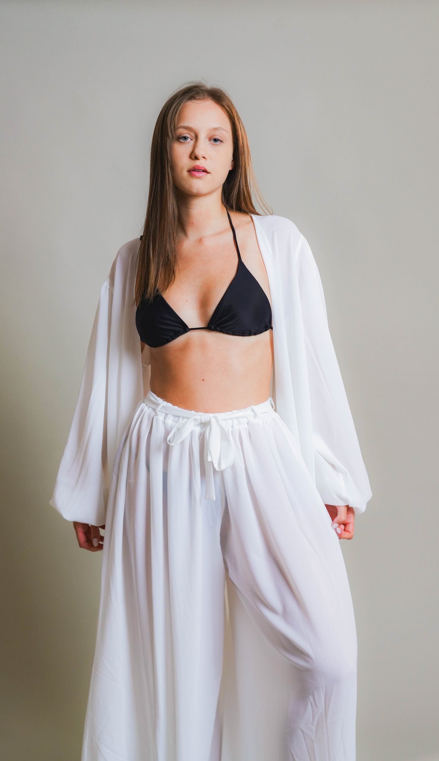 Wanderer | White Kimono with Balloon Sleeves and Trousers