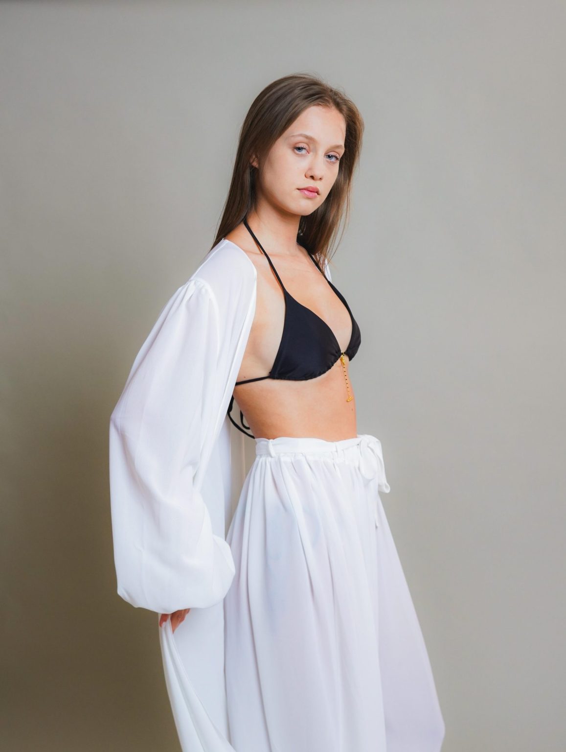 Wanderer | White Kimono with Balloon Sleeves and Trousers