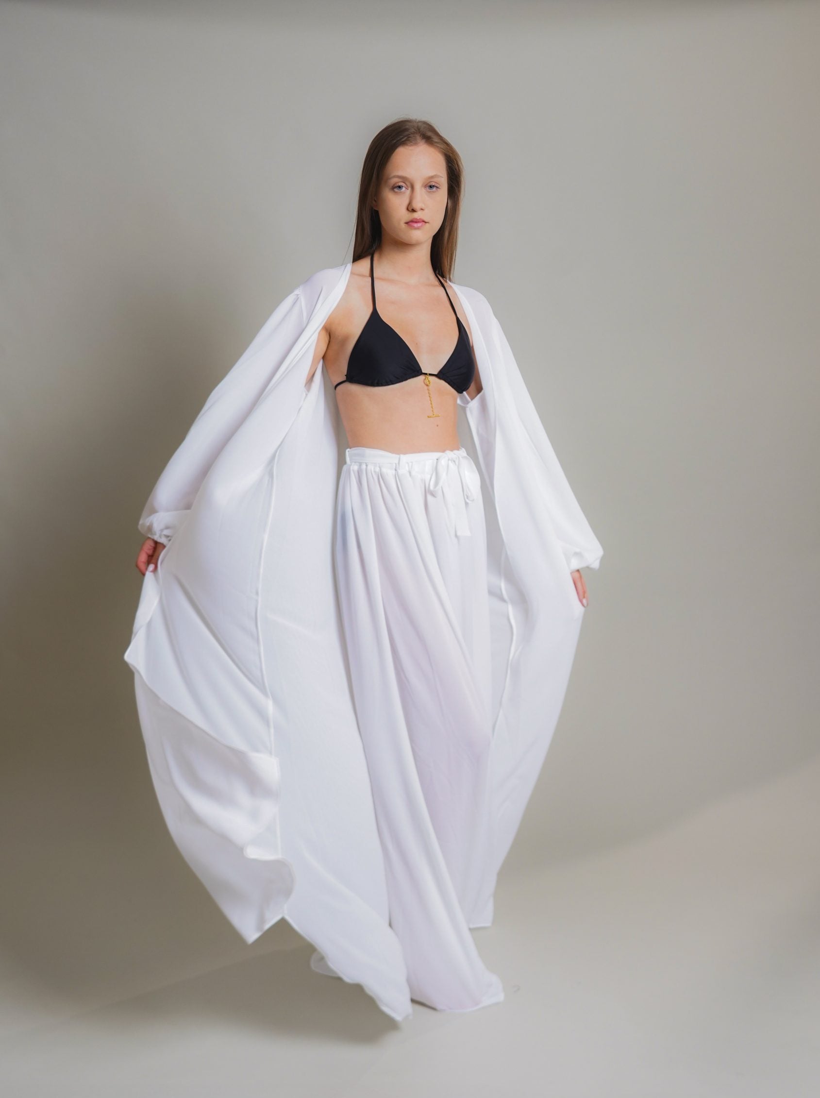 Wanderer | White Kimono with Balloon Sleeves and Trousers